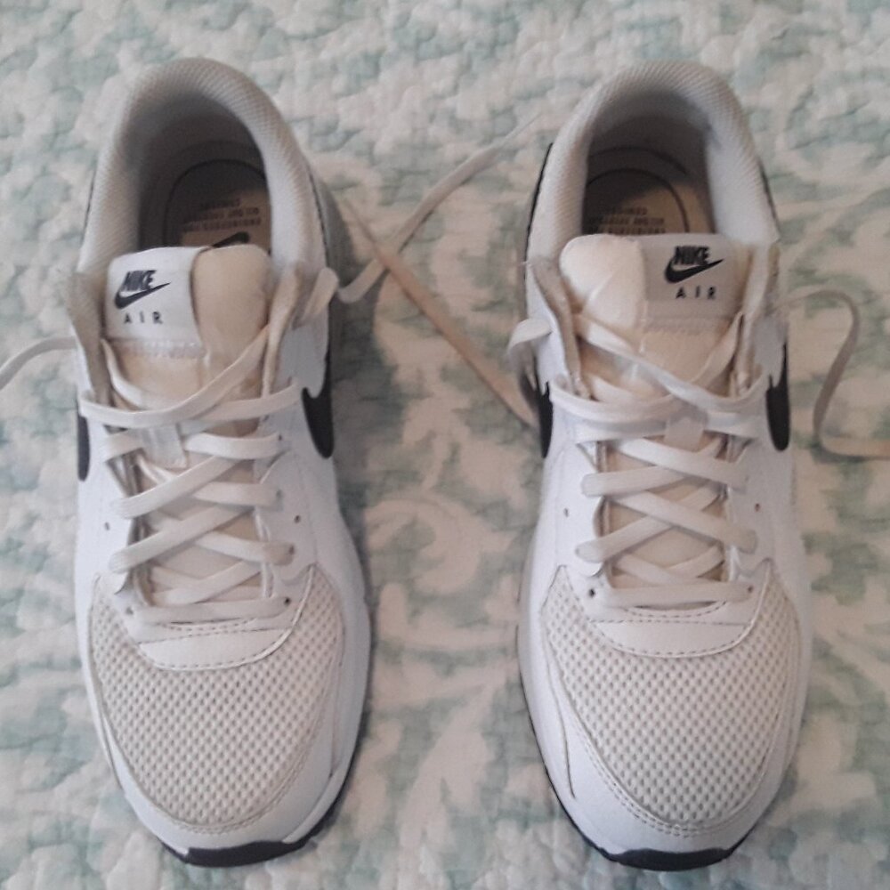 Nike Air Max (CD 5432-101) Women's Size 8 Running Shoes Excellent Condition